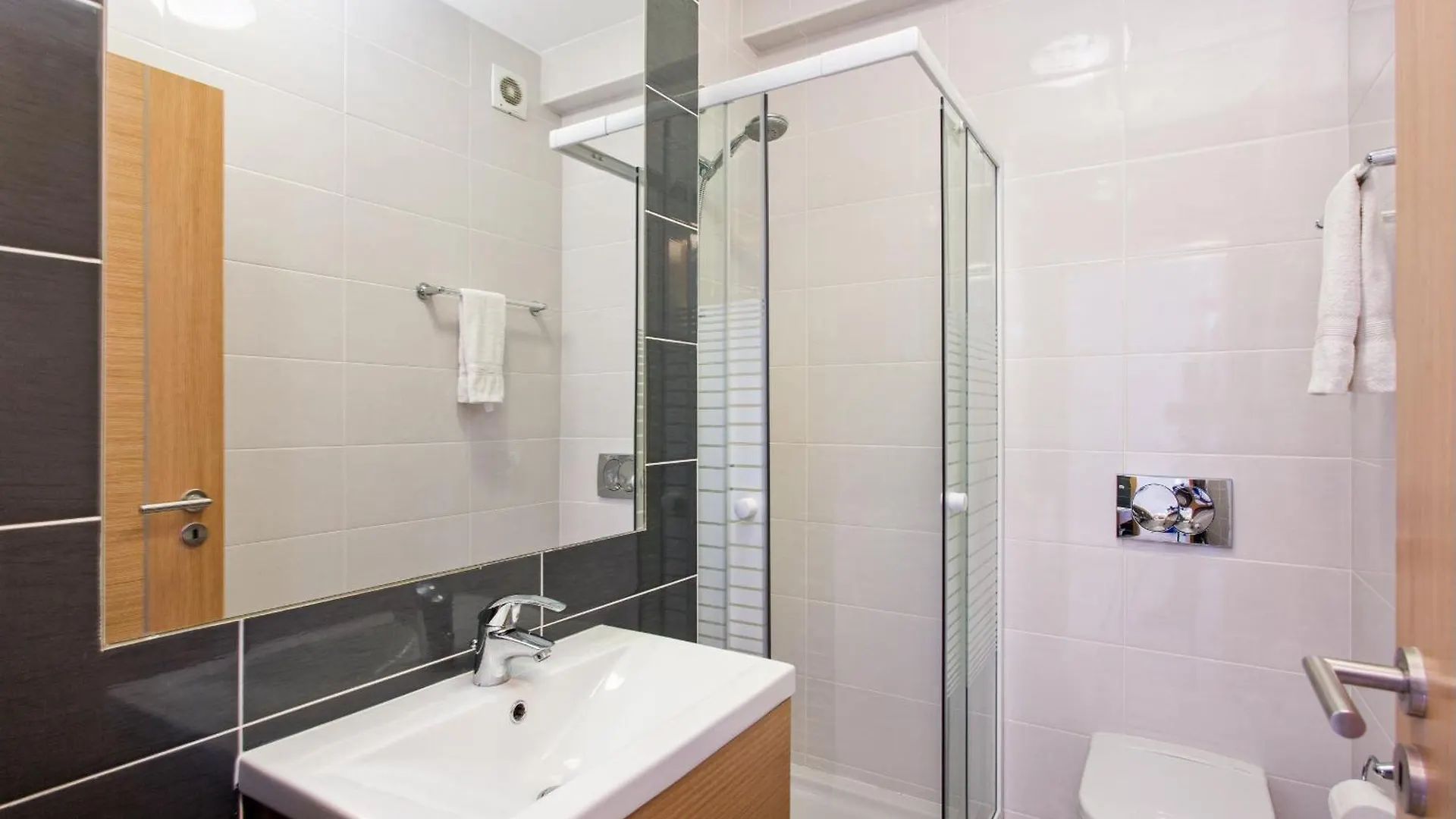 Albufeira Sunny Apartment 3 With Pool By Homing
