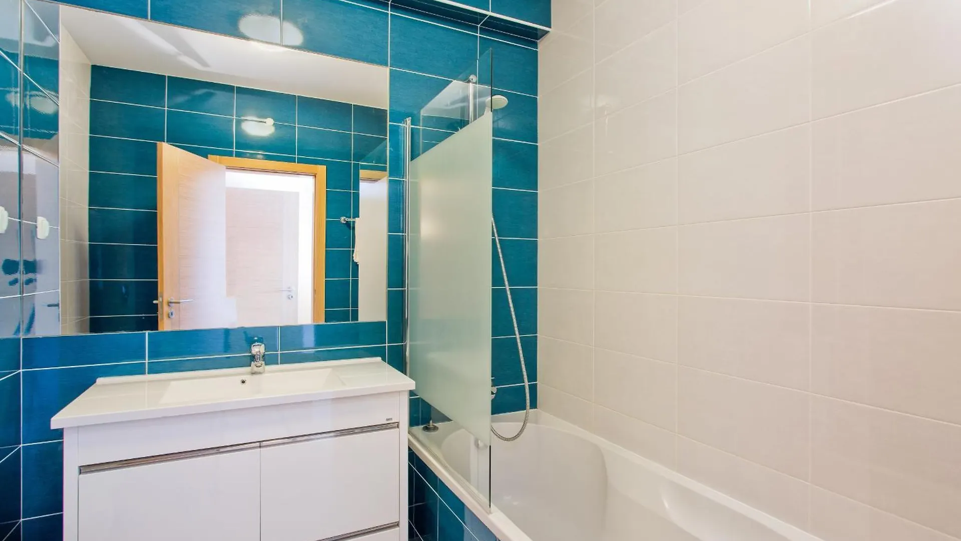 Albufeira Sunny Apartment 3 With Pool By Homing
